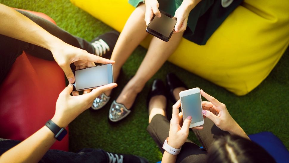 Aplicația care amenință să detronzeze WhatsApp: Funcționează fără internet și schimbă total regulile jocului