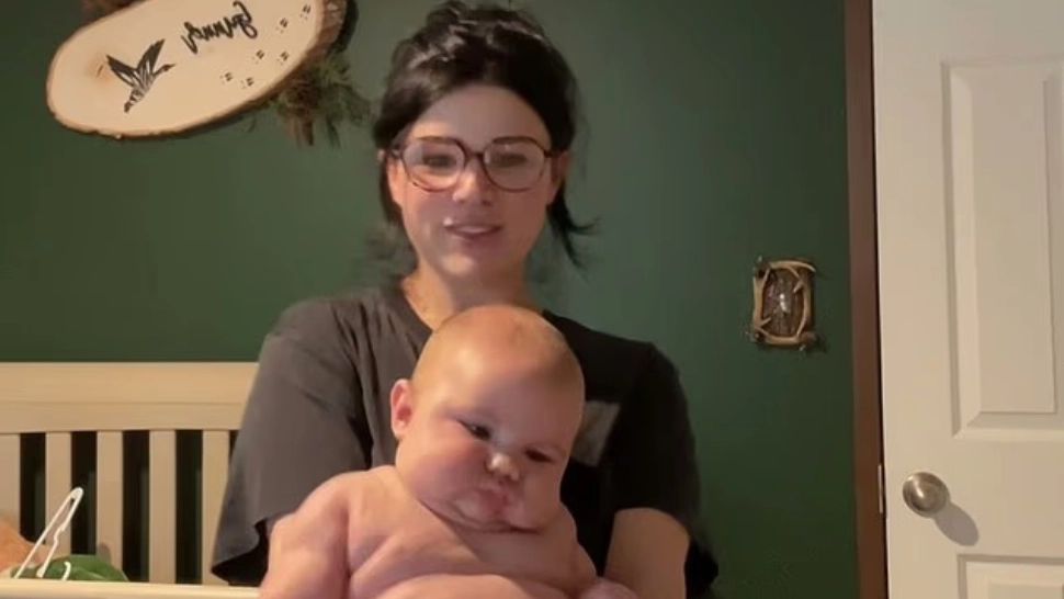 Medicii sunt îngrijorați de ceea ce văd pe TikTok. Fenomenul „bebelușilor gigant” capătă amploare