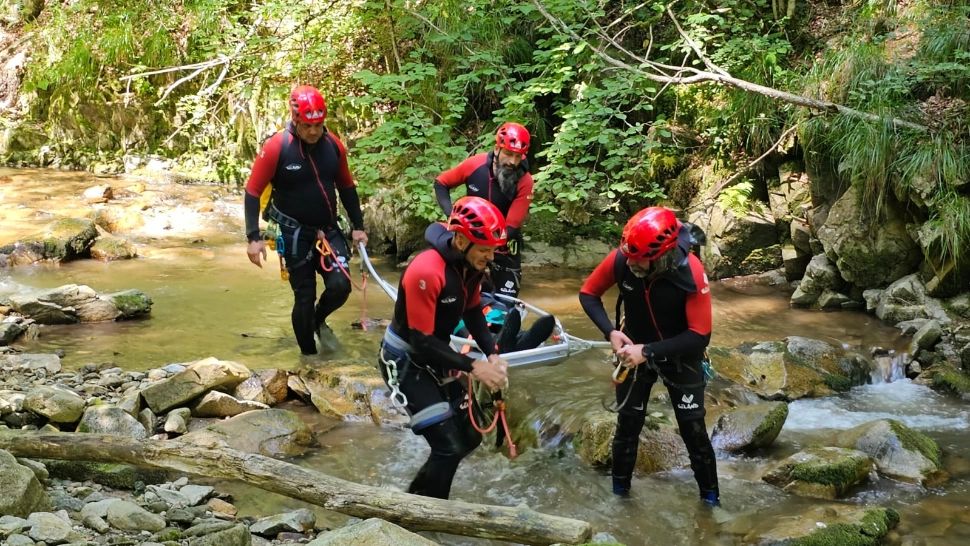 Intervenții contracronometru pe munte: 3 turiști au murit după ce s-au avântat în trasee periculoase