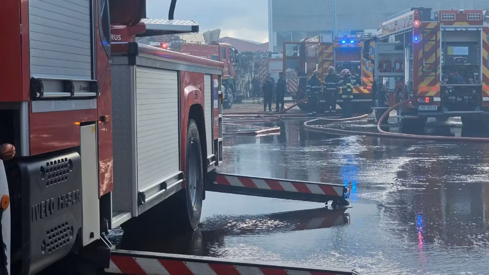 S-a aflat CAUZA incendiului de la platforma Kronospan: patru persoane au fost rănite, luni, două dintre ele fiind în stare gravă 