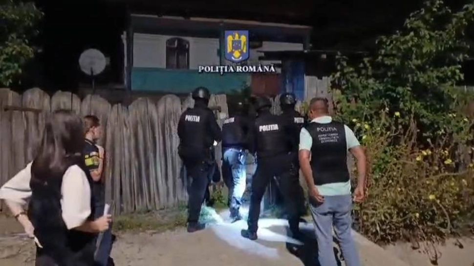 Trei bărbați - reținuți după o afacere ilegală cu materiale de construcție