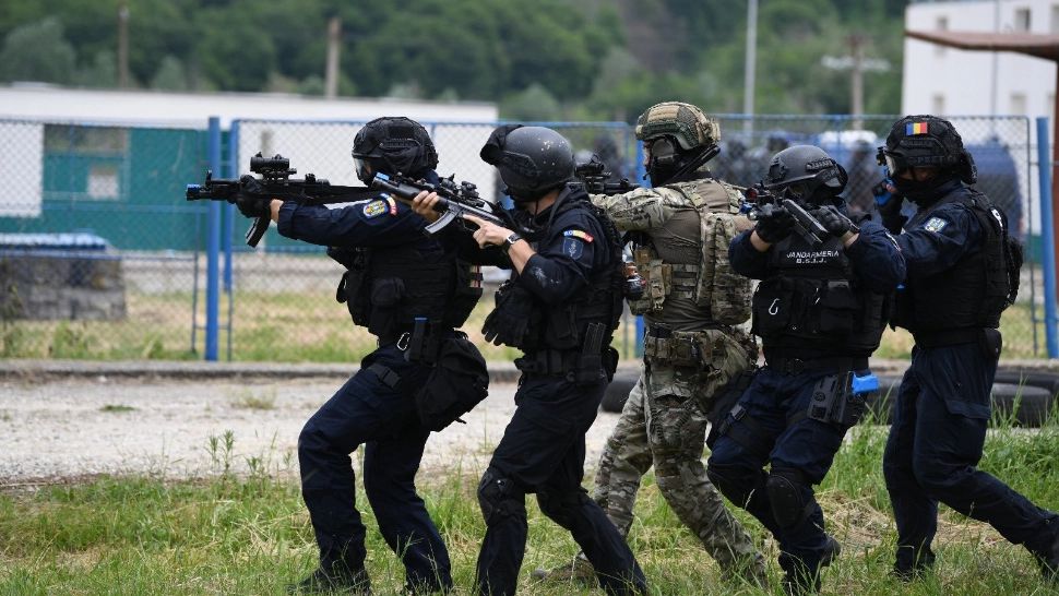 Exercițiu de antrenament internațional în Dâmbovița: Jandarmeria face apel la calm - FOTO