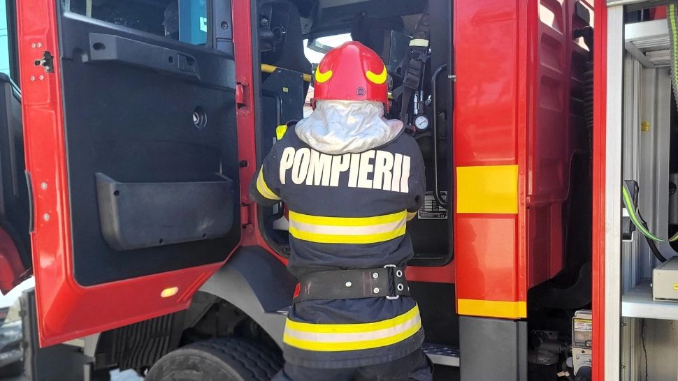 Incendiu la o casă din Giurgiu. Totul a pornit de la o lumânare lăsată nesupravegheată