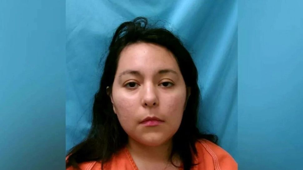 Mamă acuzată de crimă. Vanessa și-a lăsat bebelușul la peste 35 de grade Celsius, într-o mașină, și a mers la fast-food