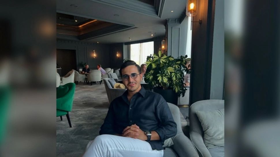 „Escrocul de pe Tinder”, arestat la Batumi: cum a reușit să păcălească zeci de femei să-l împrumute cu bani