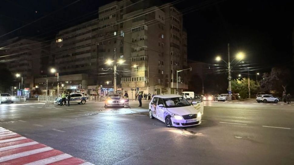 Autospecială de poliție implicată într-un accident rutier pe un bulevard din Buzău