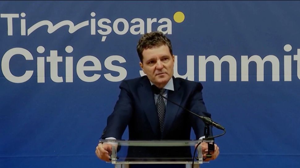 Nicușor Dan, discurs plin de gafe la Timișoara: "Învățăm...furăm unii de la alții...". Șeful statului a lăsat impresia că nu-și găsește cuvintele - VIDEO 