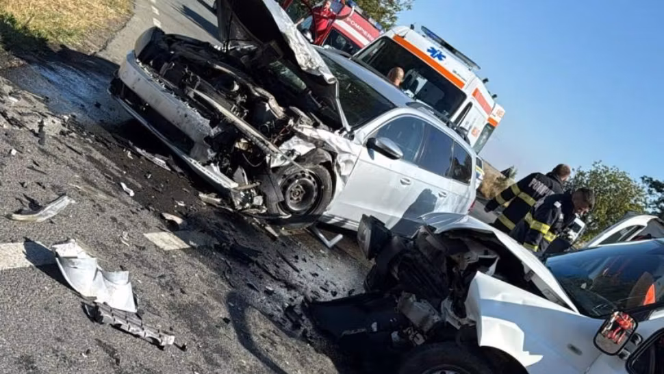 Grav accident rutier în Constanța: 6 victime, inclusiv 2 copii. Impact puternic între un autoturism și o autoutilitară