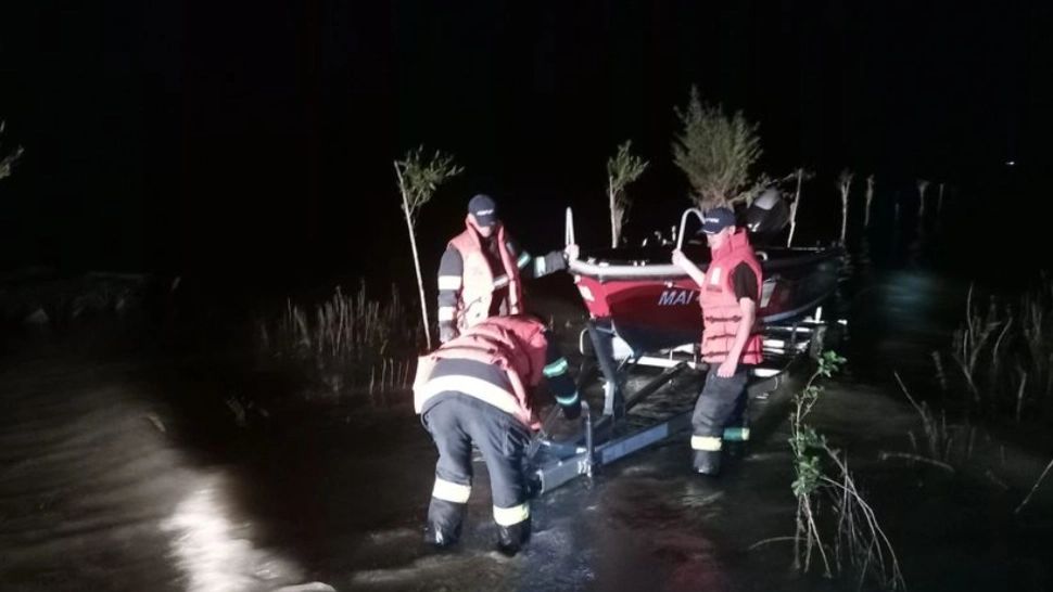 Doi pescari și-au văzut moartea cu ochii, după ce barca lor s-a răsturant pe râul Prut. Cum au reușit să ajungă la mal