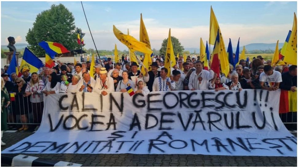 Liderul suveraniștilor, alături de patrioții adunați la Țebea. Mobilizare masivă pentru susținerea lui Călin Georgescu