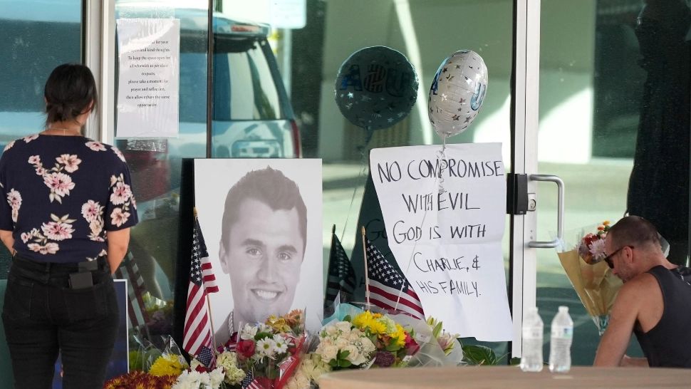 Zi de doliu, în Statele Unite, după asasinarea comentatorului conservator Charlie Kirk, apropiat al lui Trump