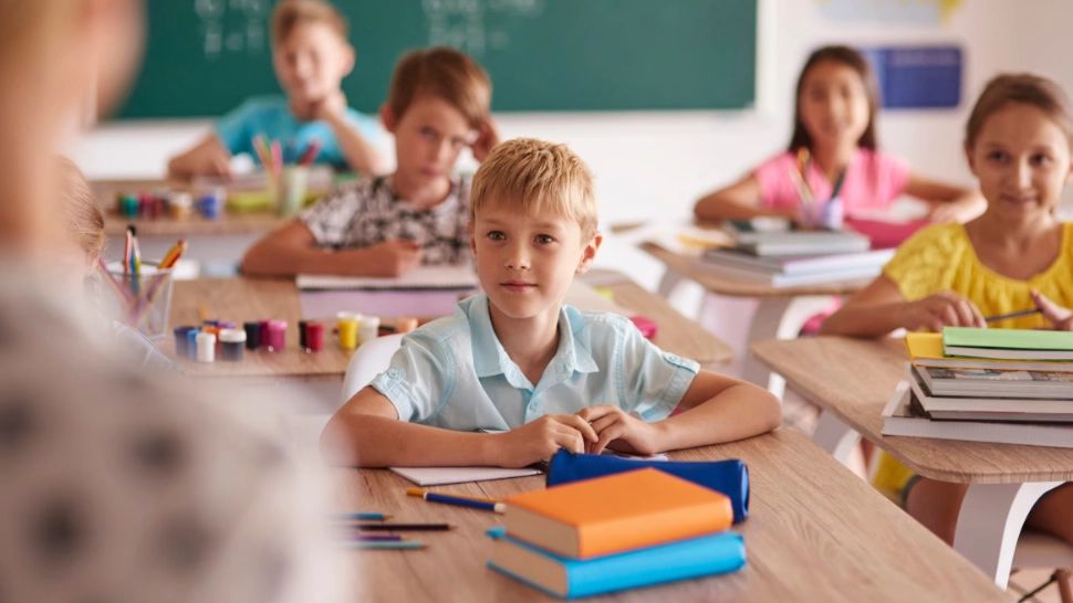 Ministerul Educației îi contrazice pe profesorii ieșiți în stradă. „Cursurile se desfășoară normal în majoritatea școlilor din țară”