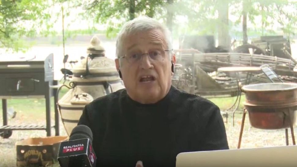 Mircea Dinescu îi face praf pe Nicușor și Bolojan:  Doi HĂBĂUCI care nu știu ce este cu această țară