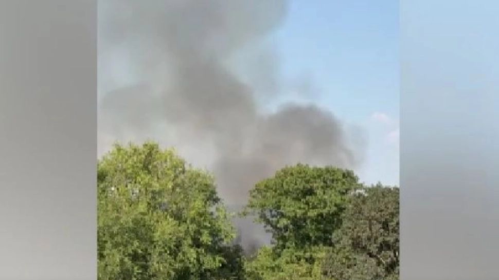 Incendiu de proporții la Grădina Zoologică din București. Au ars peste 2.000 de metri pătrați: 11 autospeciale la fața locului