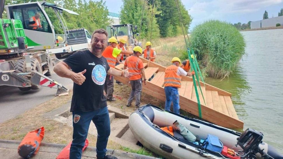 Record mondial pentru România: Avram Iancu a traversat un continent înot, fără costum neopren