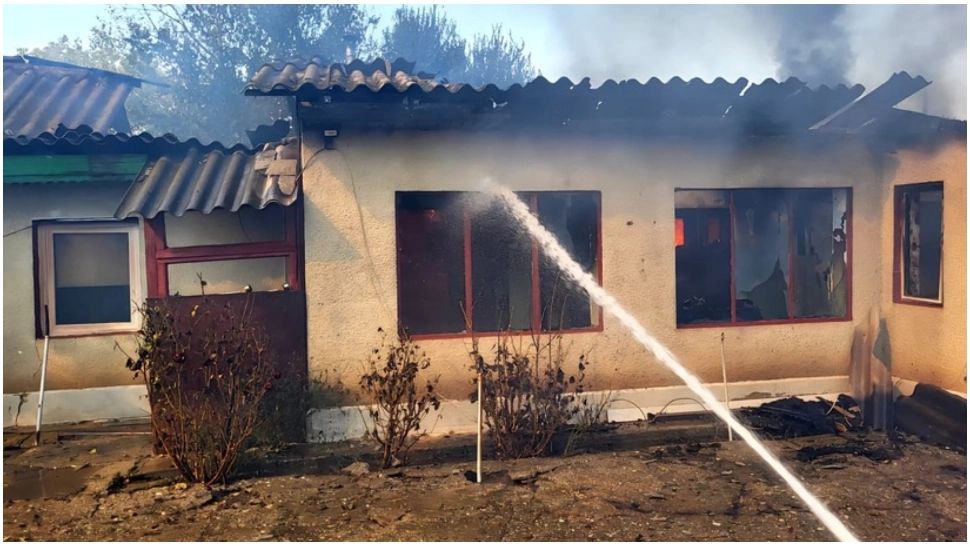 Incendiu masiv de vegetație în Giurgiu. Flăcările s-au extins la 11 gospodării, trei case au fost grav afectate 