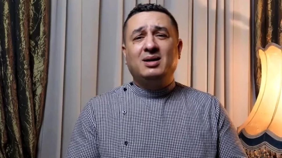 Manelist condamnat la aproape 20 de ani de închisoare după ce și-a sechestrat și a încercat să-și incendieze iubita