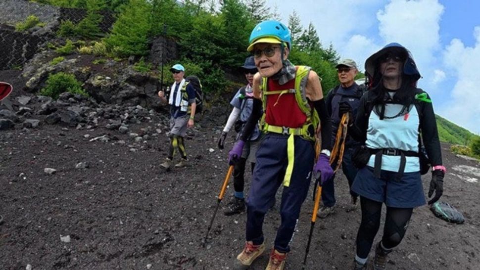 Japonez de 102 ani, în Cartea Recordurilor după ce a urcat pe Muntele Fuji. Povestea impresionantă a pensionarului