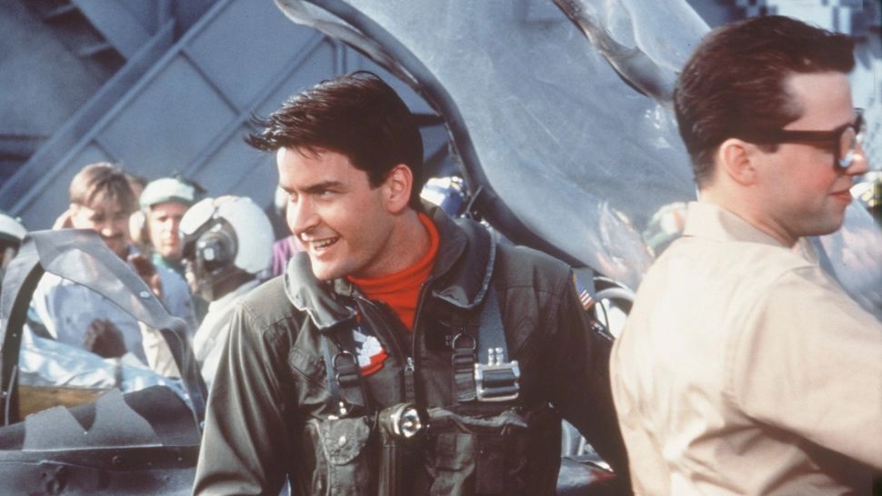 Charlie Sheen șochează din nou. Beat și drogat, a fost lăsat să "piloteze" un avion cu 400 de pasageri