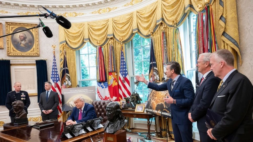 Pentagonul cere producătorilor americani să-și dubleze producția de rachete pentru scenariul unui posibil conflict cu China - presa