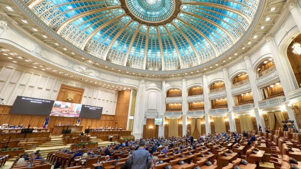 Parlamentul dezbate moțiunea de cenzură inițiată de AUR împotriva ministrului Mediului. George Simion: ”Dacă vreți să vă bateți cu rușii, asigurați securitatea energetică a României”