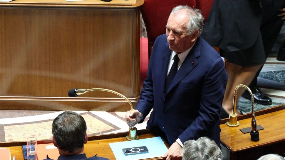 Criză politică în Franța: Prim-ministrul Bayrou înfrânt prin moțiune de cenzură. Guvernul se prăbușește