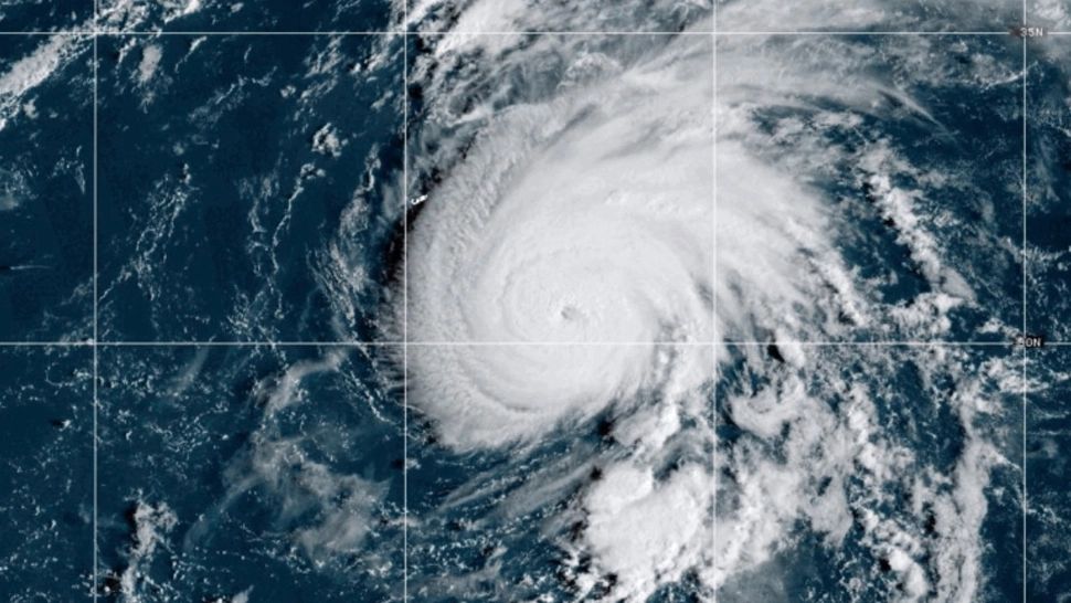 Uraganul Gabrielle amenință Europa: vânturi de peste 200 km/h și valuri uriașe. Unde va lovi prima dată