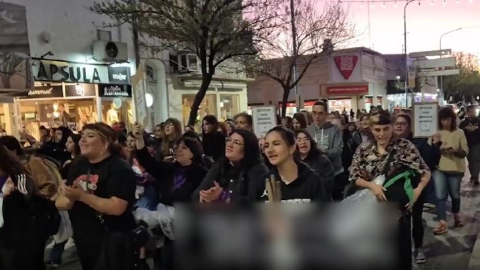 Proteste masive după ce trei femei au fost ucise live pe TiktTok