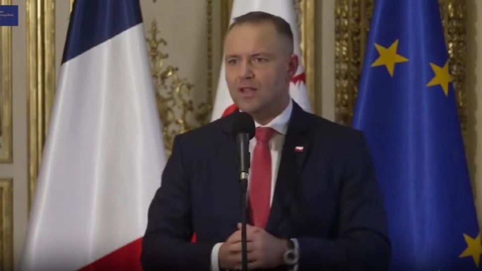 Liderul Poloniei cere membrilor NATO să se pregătească de RĂZBOI