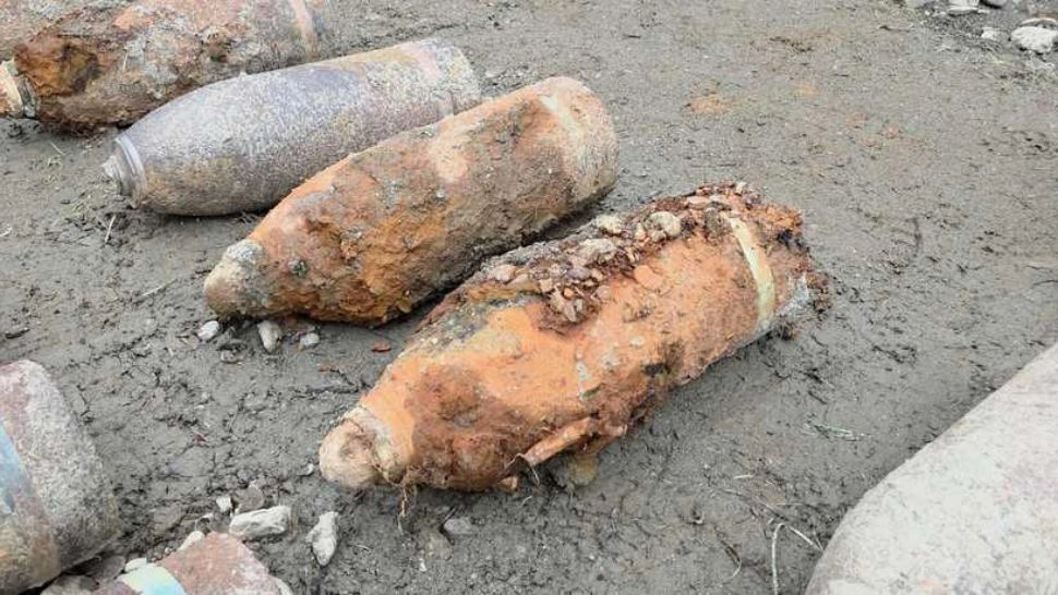  Muniție din Primul Război Mondial scoasă la suprafață de viituri, neutralizată de pirotehniști