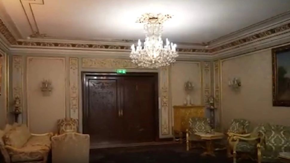 Apartamentul Zoiei Ceaușescu valorează milioane de euro. Este decorat precum cel al prințeselor