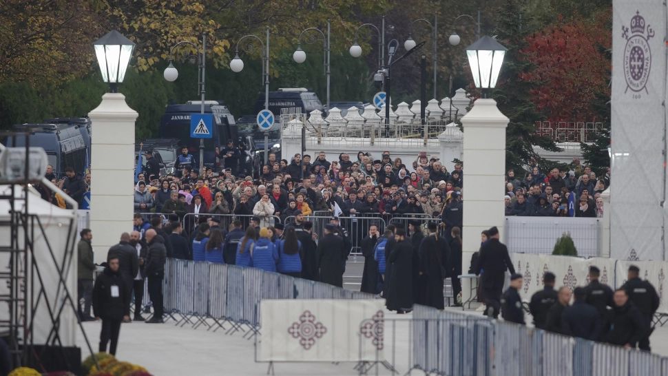Credincioşii se vor putea închina până vineri la altarul Catedralei Naţionale. Care este programul zilnic?