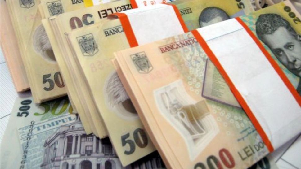 Bugetarii, prinși în politica de austeritate a lui Bolojan: salariile ar putea reveni la nivelurile din 2022–2023