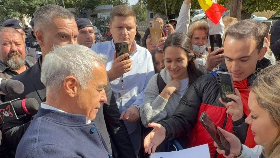 Călin Georgescu, la poliție, pentru semnarea controlului judiciar: Adevărul lor este MINCIUNA. Le cer celor care și-au vândut sufletul pentru o mână de arginți să dovedească acuzațiile - LIVE TEXT și VIDEO