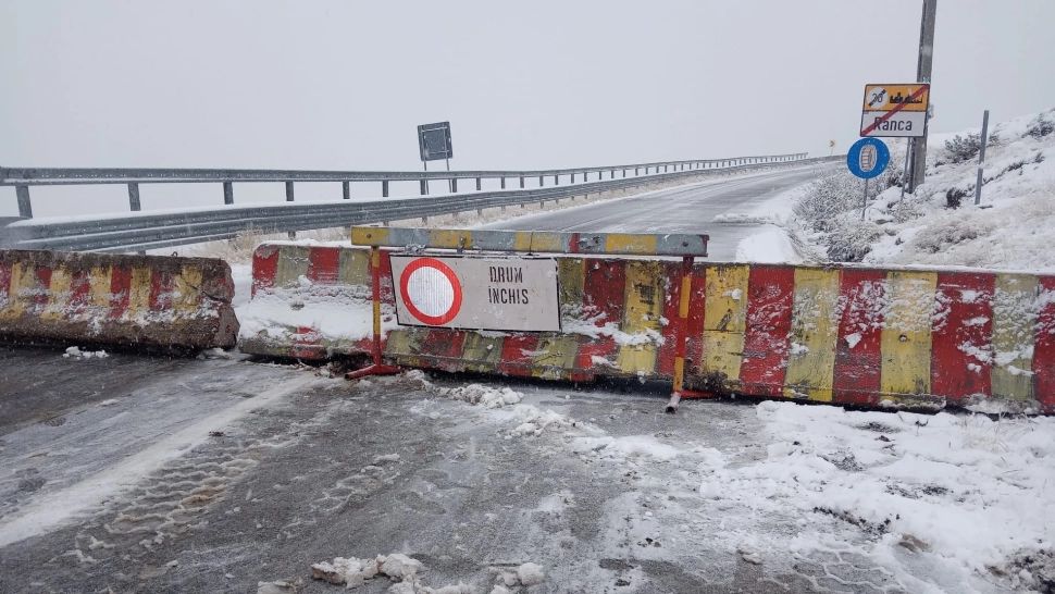 Transalpina închisă între Rânca și Obârșia Lotrului din cauza vremii nefavorabile: județul Gorj, sub Cod portocaliu de ninsori abundente