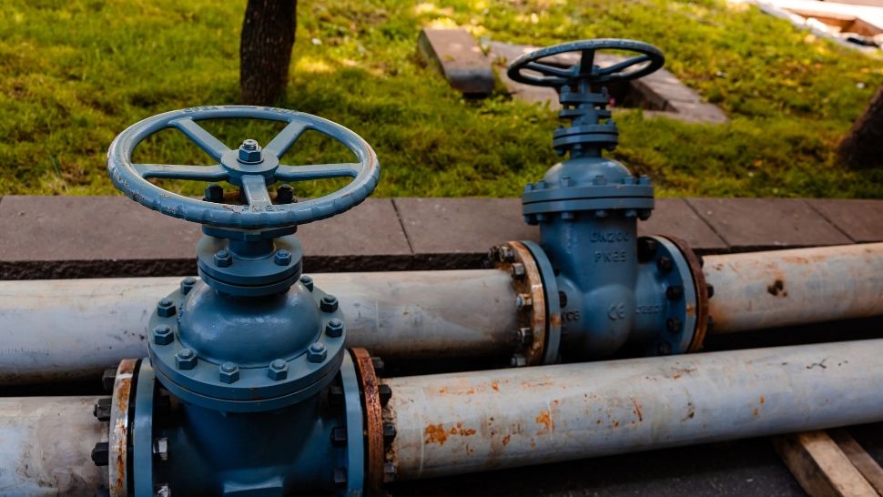 Se dă CĂLDURĂ în caloriferele bucureștenilor branșați la rețeaua de termoficare din București. Echipele sunt deja în teren pentru eventuale defecțiuni