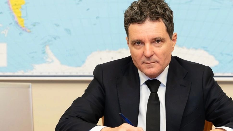 Nicușor Dan a promulgat singura lege din pachetul asumat de Bolojan care a trecut de CCR. Tăieri la sânge din personalul ANRE, ASF și ANCOM