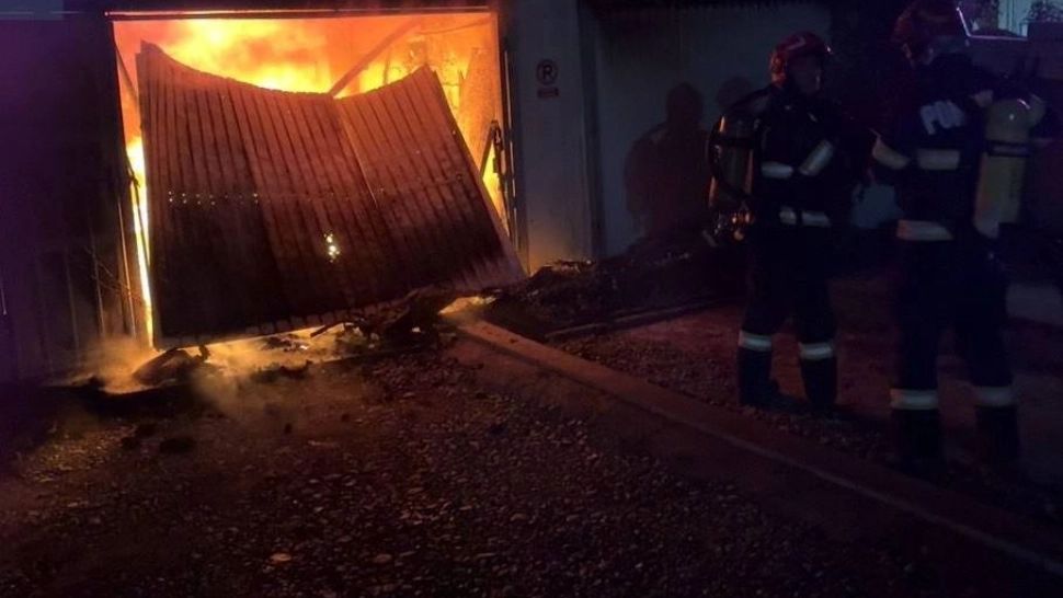 Incendiu puternic la Mănăstirea Sfânta Ana din Orșova. Focul a pornit de la un scurtcircuit electric