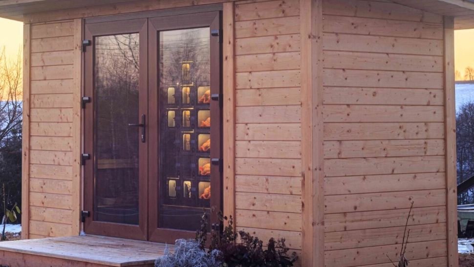 Automatele de cartofi, lapte sau ouă încep să câștige teren în România. Apeși butonul și primești alimentele