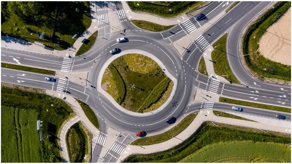 Cum se face corect întoarcerea în sensul giratoriu – explicațiile Poliției Rutiere