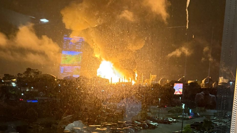 Incendiu masiv după o explozie la rafinărie Chevron din California, cea mai mare din vestul SUA - FOTO & VIDEO