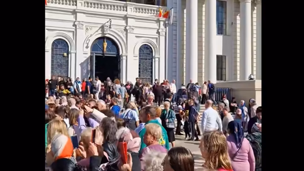 Pelerinajul la moaștele Sfintei Parascheva: 27 de persoane asistate medical în ultimele 24 de ore