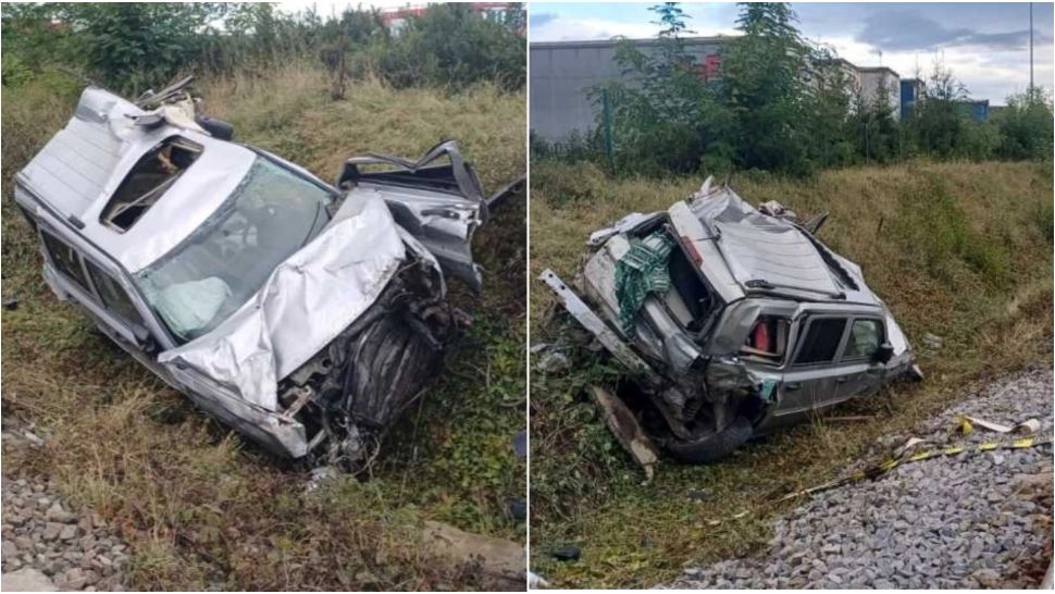 Accident feroviar în județul Suceava. Bărbat rămas încarcerat într-o mașină lovită de tren