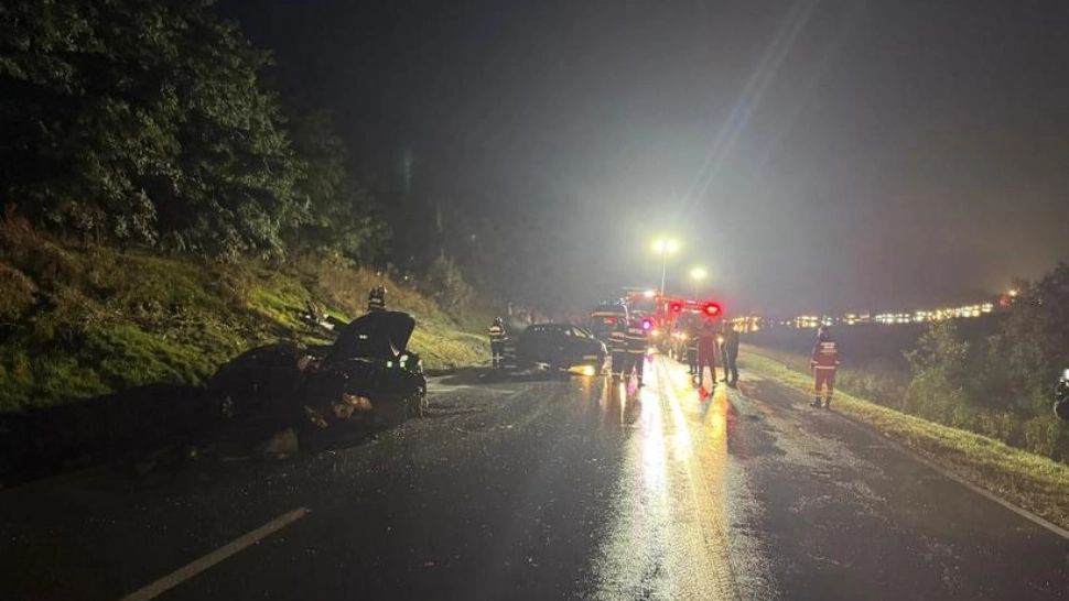 Accident grav în Suceava: trei persoane au ajuns la spital după un carambol cu patru mașini. Traficul a fost blocat