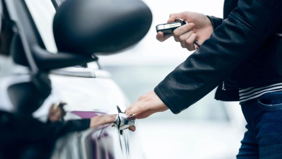 Cât timp are voie să sune alarma mașinii? Depășești limita, plătești o amendă usturătoare, conform legii