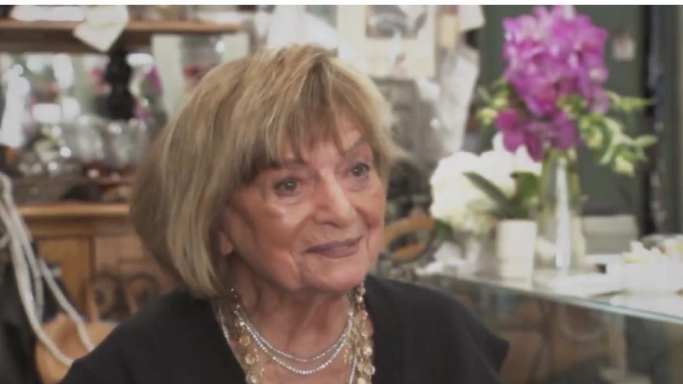 Secretul femeii de 101 ani, care continuă să meargă la serviciu: "Dacă m-aș pensiona aș muri"