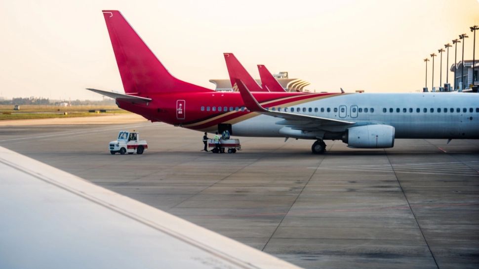 Un avion a fost nevoit să aterizeze de urgență pe Aeroportul Otopeni. Autoritățile au intervenit cu echipaje medicale