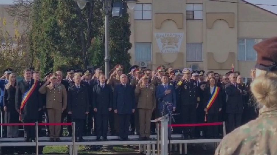 Revoltător: români percheziționați la vizita lui Bolojan cu ocazia Zilei Armatei