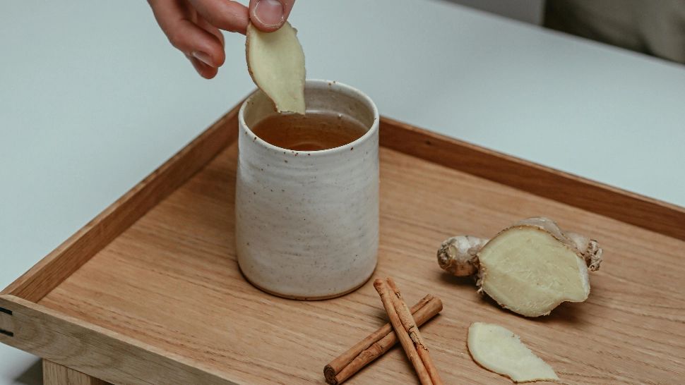 Ce se întâmplă în organism când bei ceai de ghimbir cu scorțișoară. De ce este recomandat în această perioadă