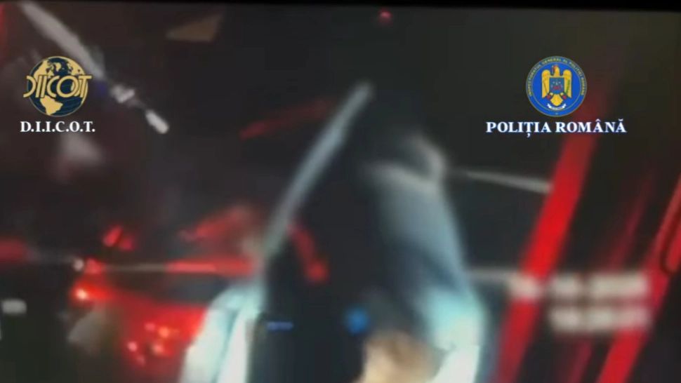 Momentul în care sunt reținuți cei doi ucraineni care plănuiau un atentat. Scene spectaculoase cu operațiunea fulger în trafic